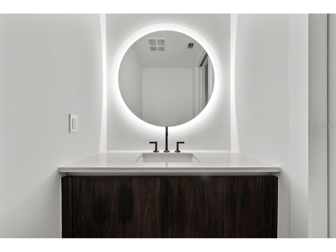 777 3rd Avenue N #1502 Saint Petersburg FL 33701 TB8425864 image47