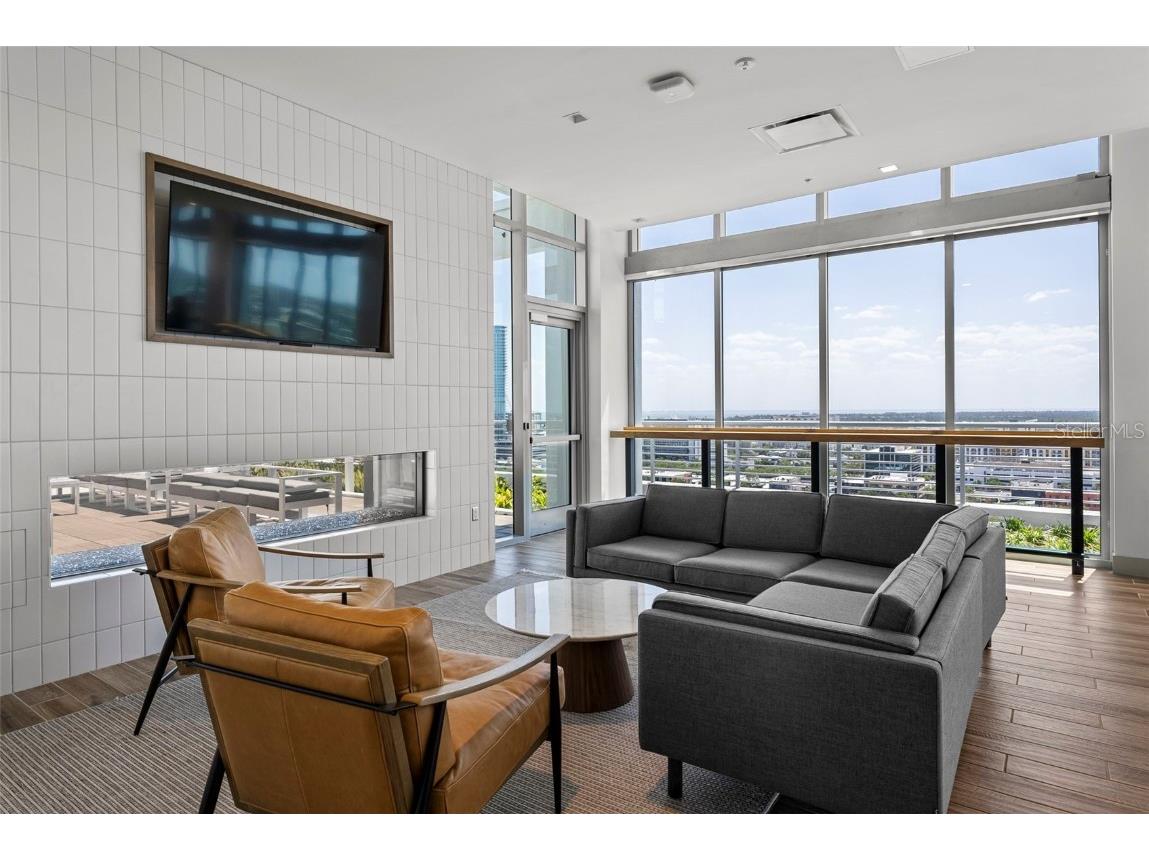 777 3rd Avenue N #1502 Saint Petersburg FL 33701 TB8425864 image50