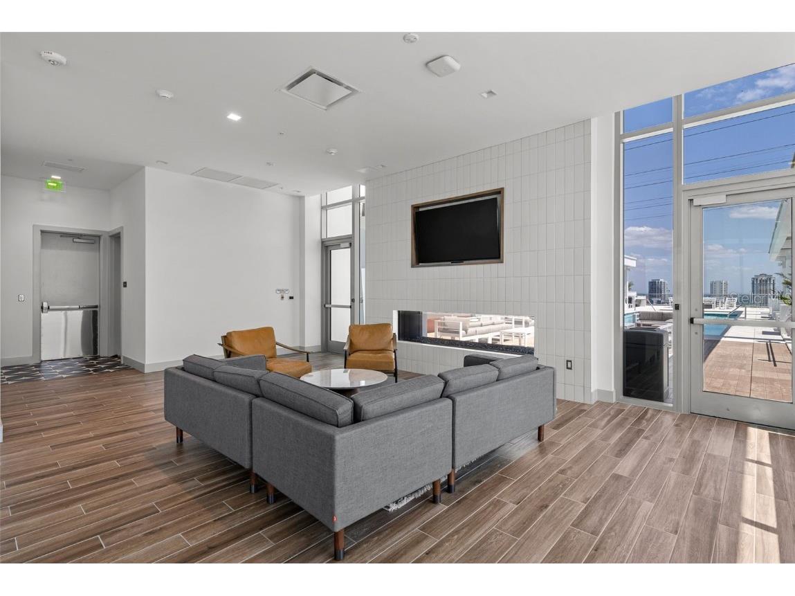 777 3rd Avenue N #1502 Saint Petersburg FL 33701 TB8425864 image52