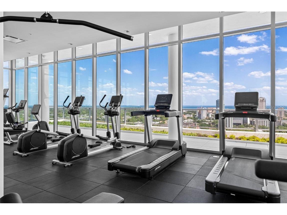 777 3rd Avenue N #1502 Saint Petersburg FL 33701 TB8425864 image76