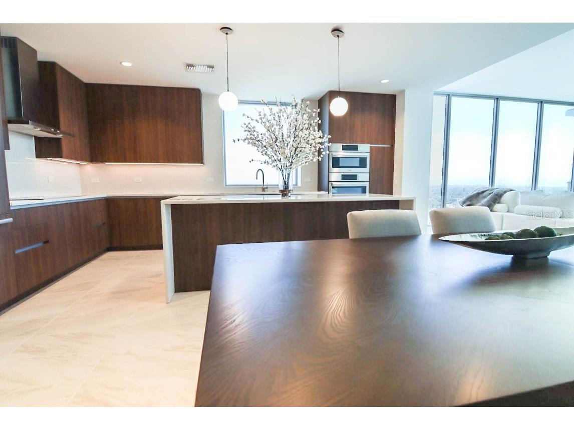 777 3rd Avenue N #1503 Saint Petersburg FL 33701 TB8398055 image5