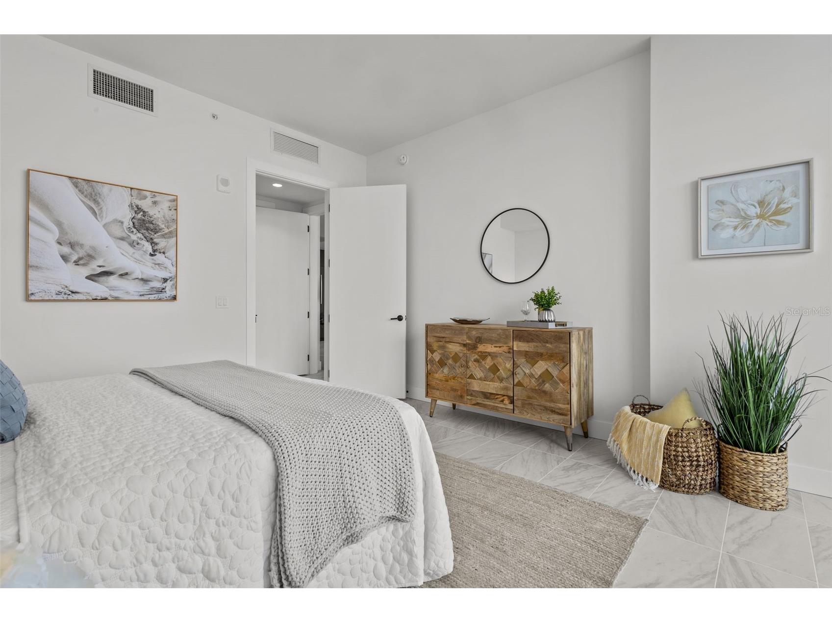 777 3rd Avenue N #1504 Saint Petersburg FL 33701 TB8476821 image12