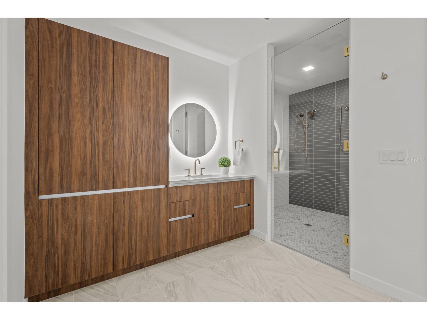777 3rd Avenue N #1504 Saint Petersburg FL 33701 TB8476821 image14