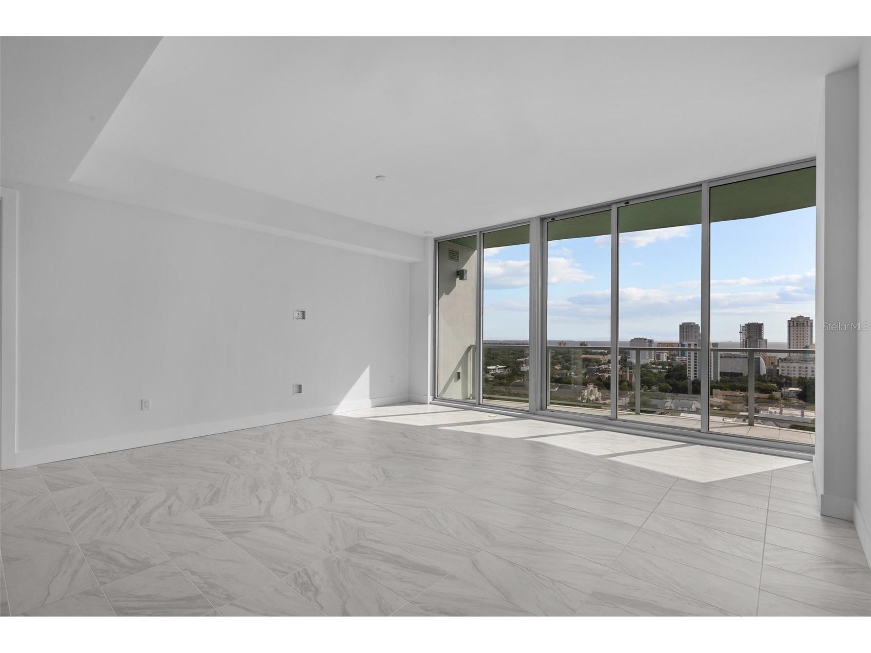 777 3rd Avenue N #1504 Saint Petersburg FL 33701 TB8476821 image17