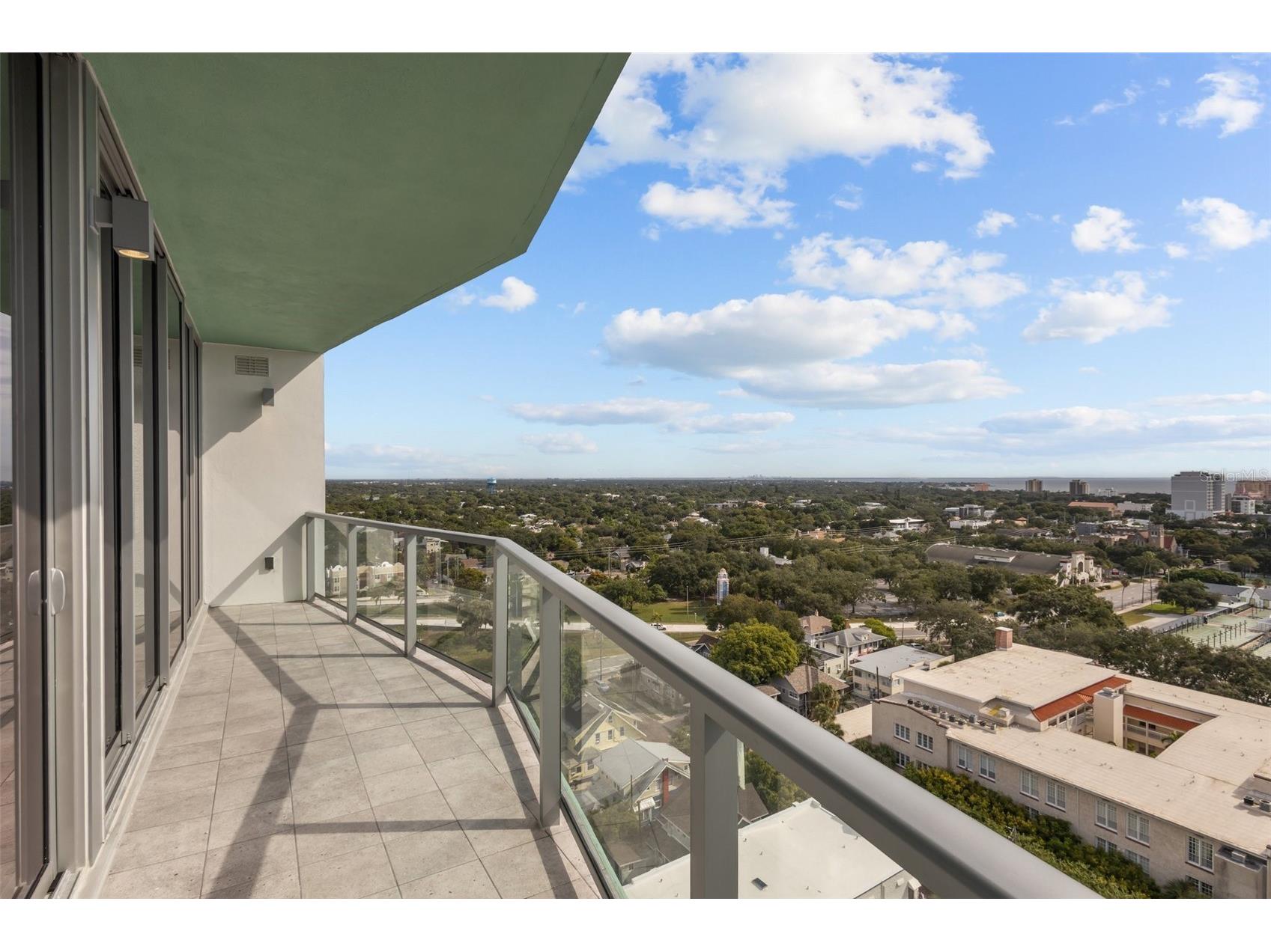 777 3rd Avenue N #1504 Saint Petersburg FL 33701 TB8476821 image3