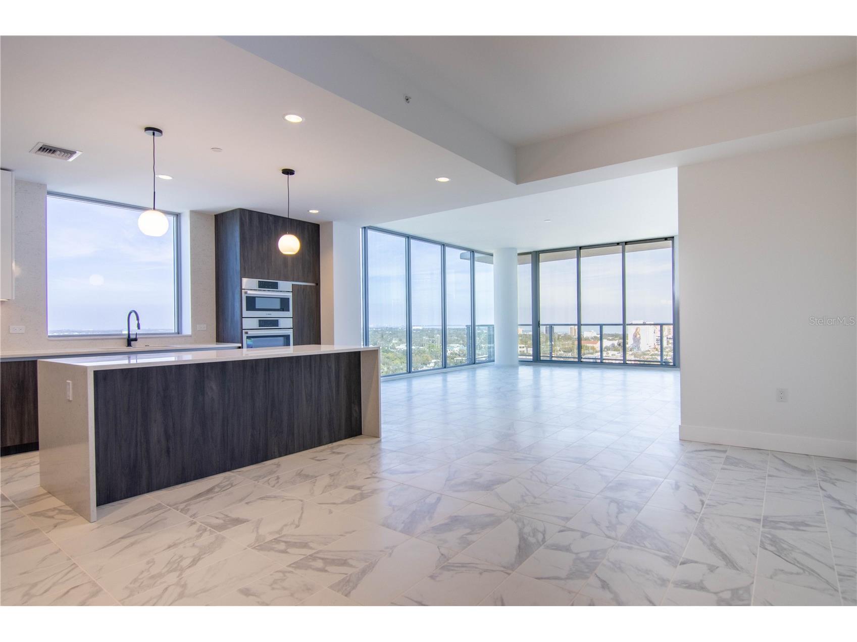 777 3rd Avenue N #1603 Saint Petersburg FL 33701 TB8471038 image6