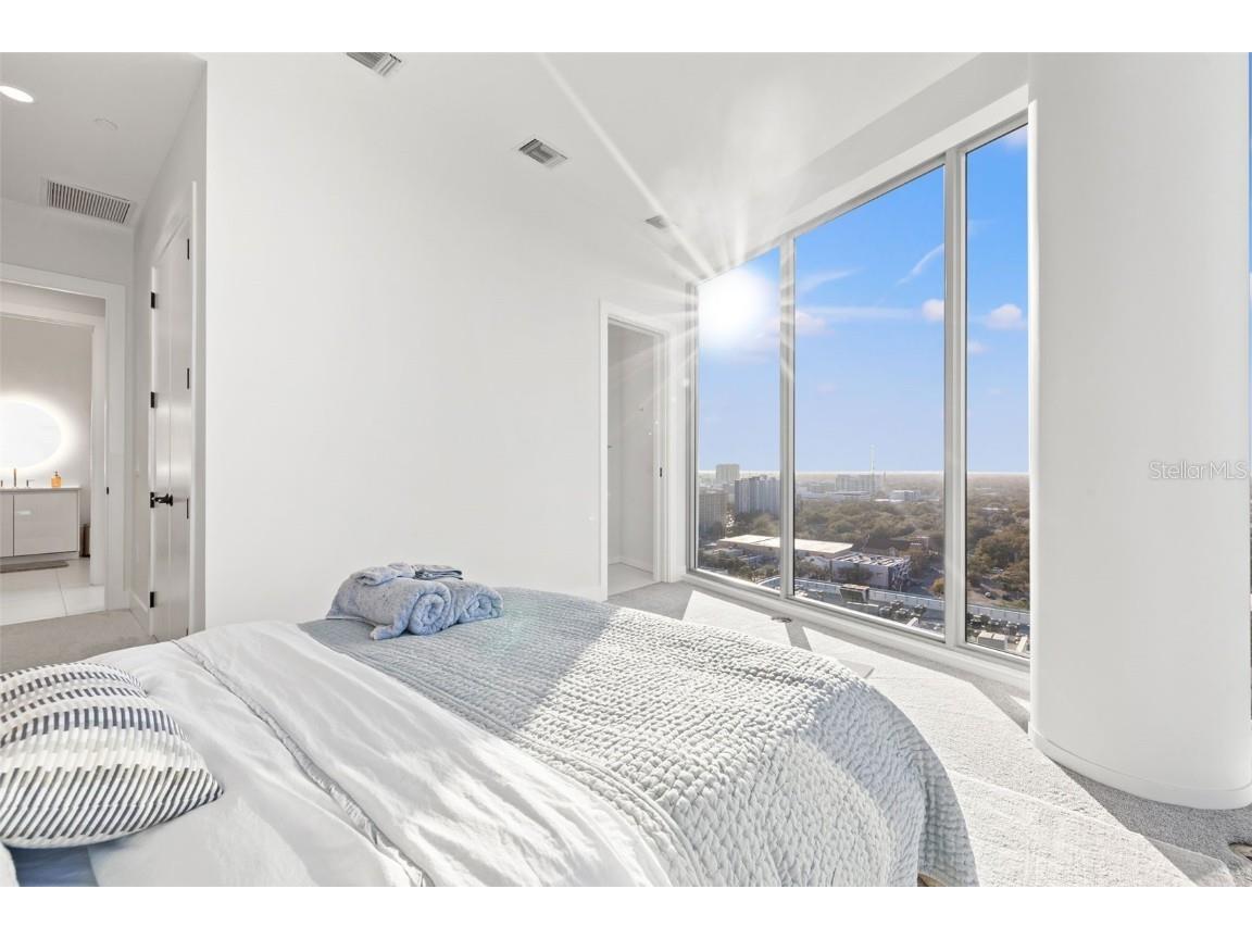 777 3rd Avenue N #1701 Saint Petersburg FL 33701 TB8441024 image22