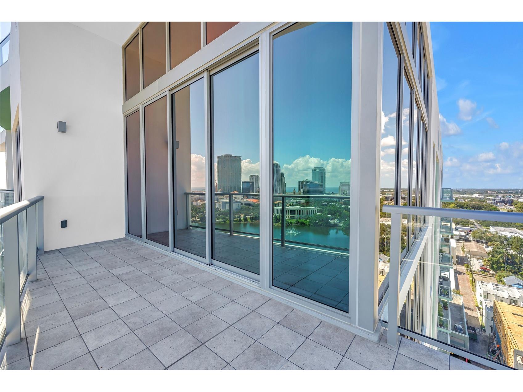 777 3rd Avenue N #1703 Saint Petersburg FL 33701 TB8470344 image36