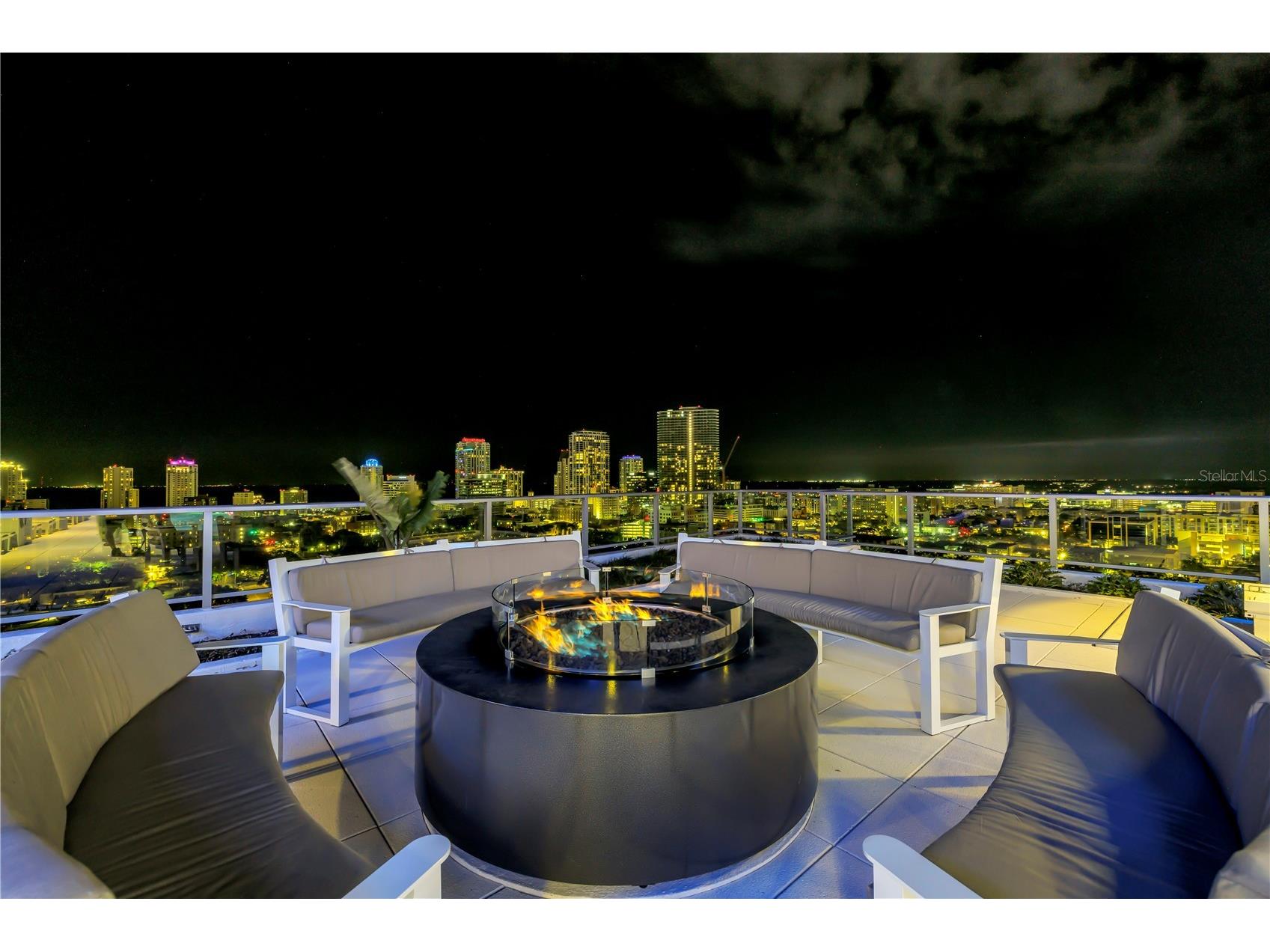 777 3rd Avenue N #1703 Saint Petersburg FL 33701 TB8470344 image64