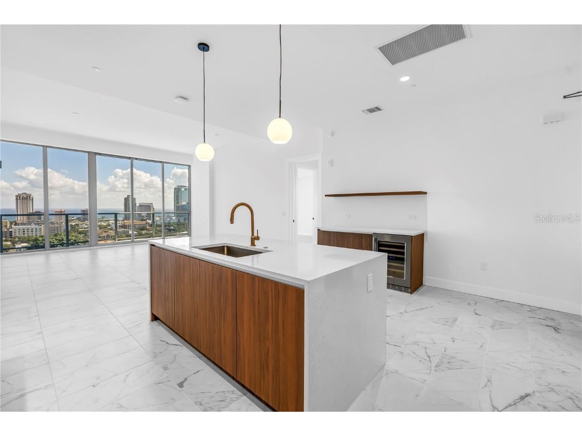 777 3rd Avenue N #1704 Saint Petersburg FL 33701 TB8398052 image10