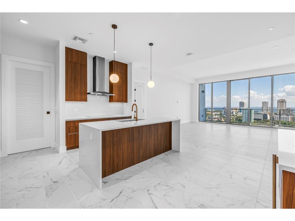 777 3rd Avenue N #1704 Saint Petersburg FL 33701 TB8398052 image11