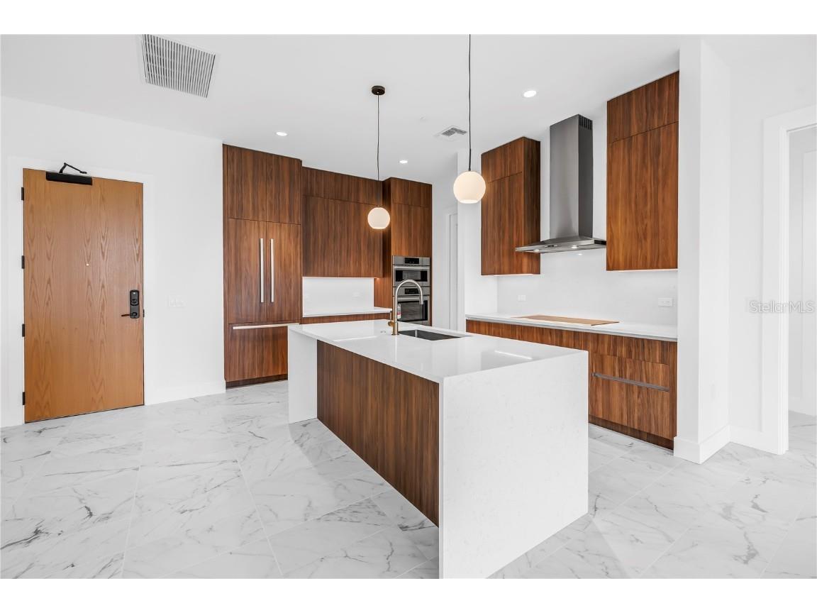 777 3rd Avenue N #1704 Saint Petersburg FL 33701 TB8398052 image13