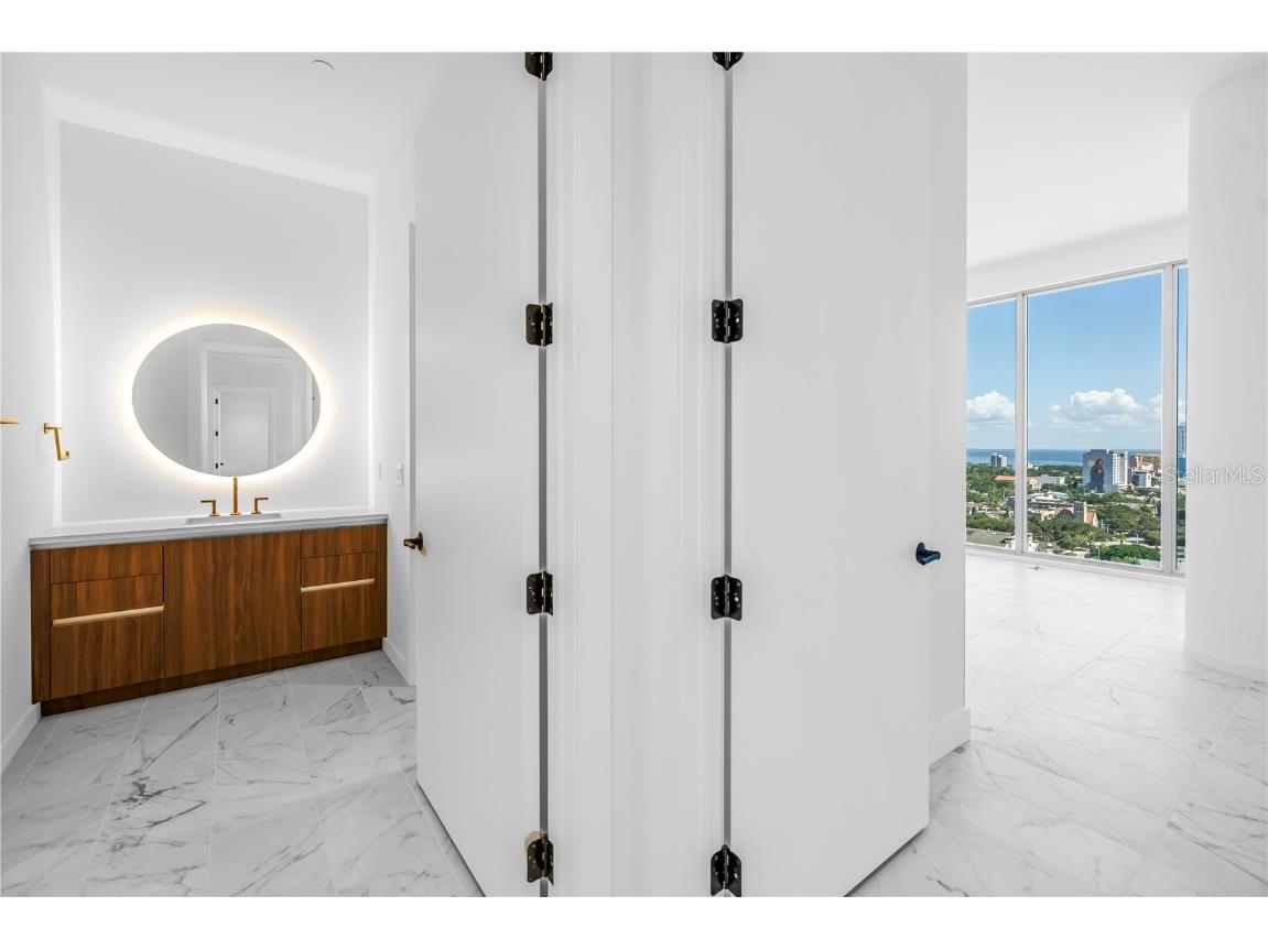 777 3rd Avenue N #1704 Saint Petersburg FL 33701 TB8398052 image15