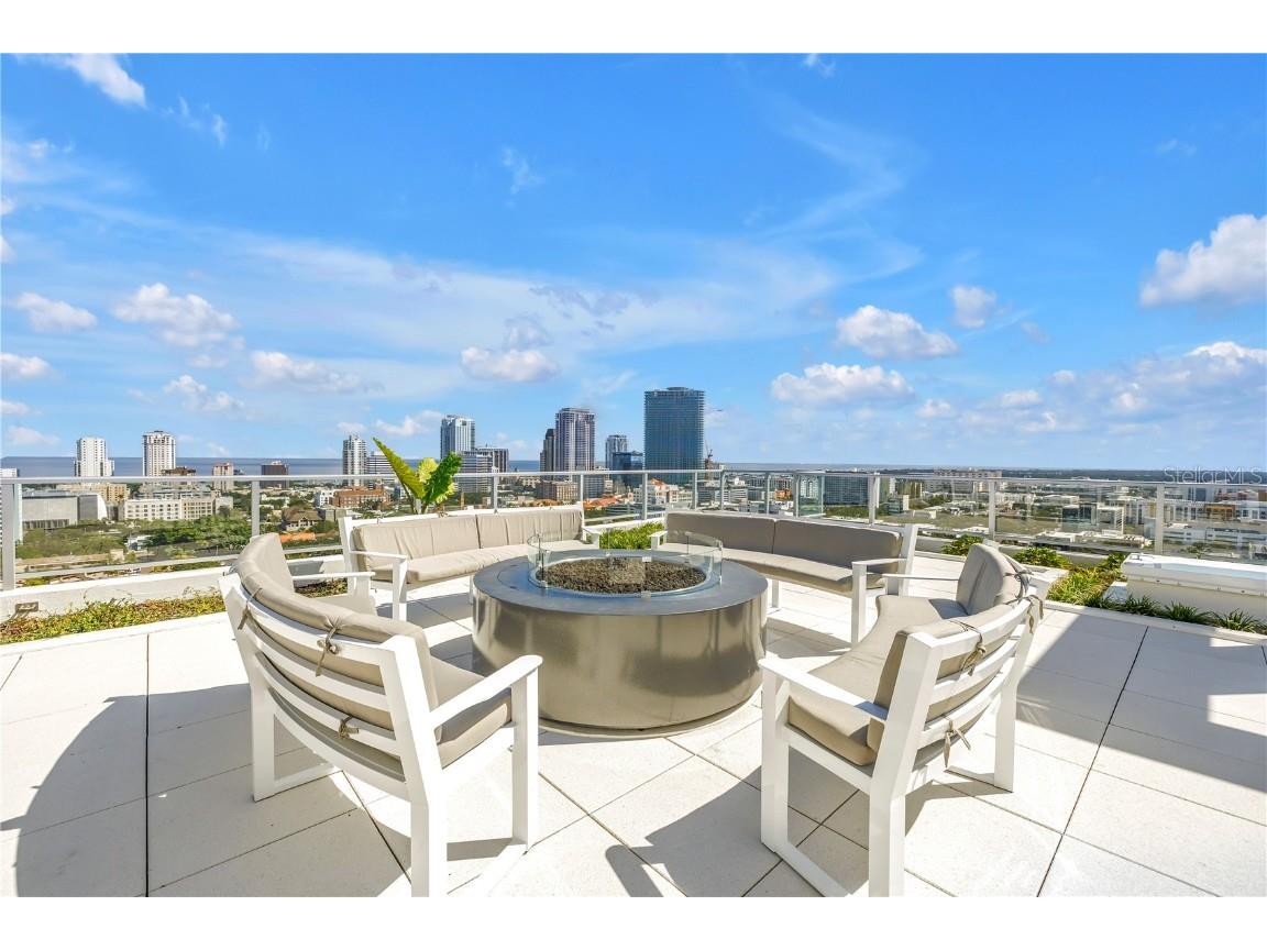 777 3rd Avenue N #1704 Saint Petersburg FL 33701 TB8398052 image5