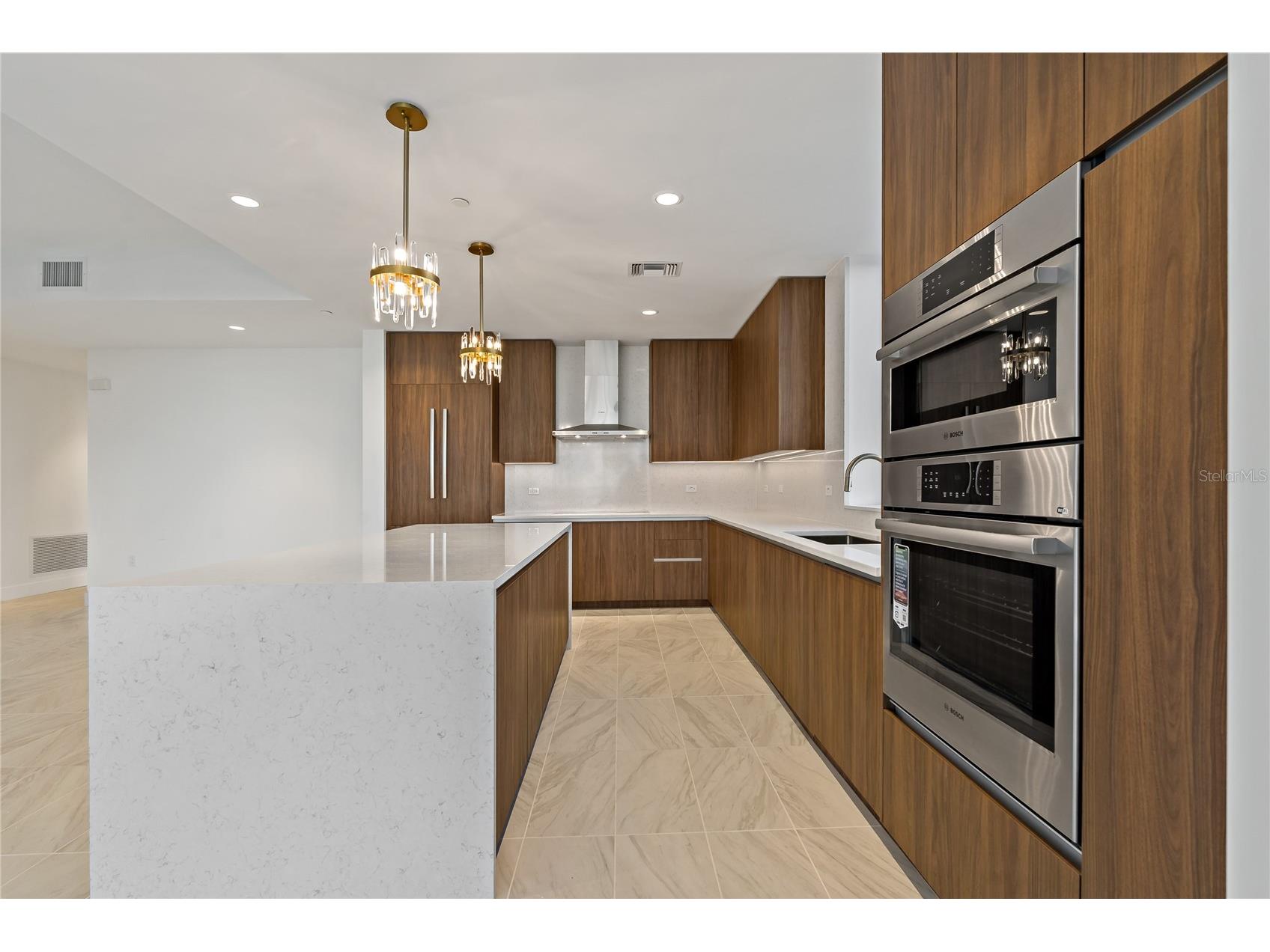 777 3rd Avenue N #803 Saint Petersburg FL 33701 TB8472527 image20