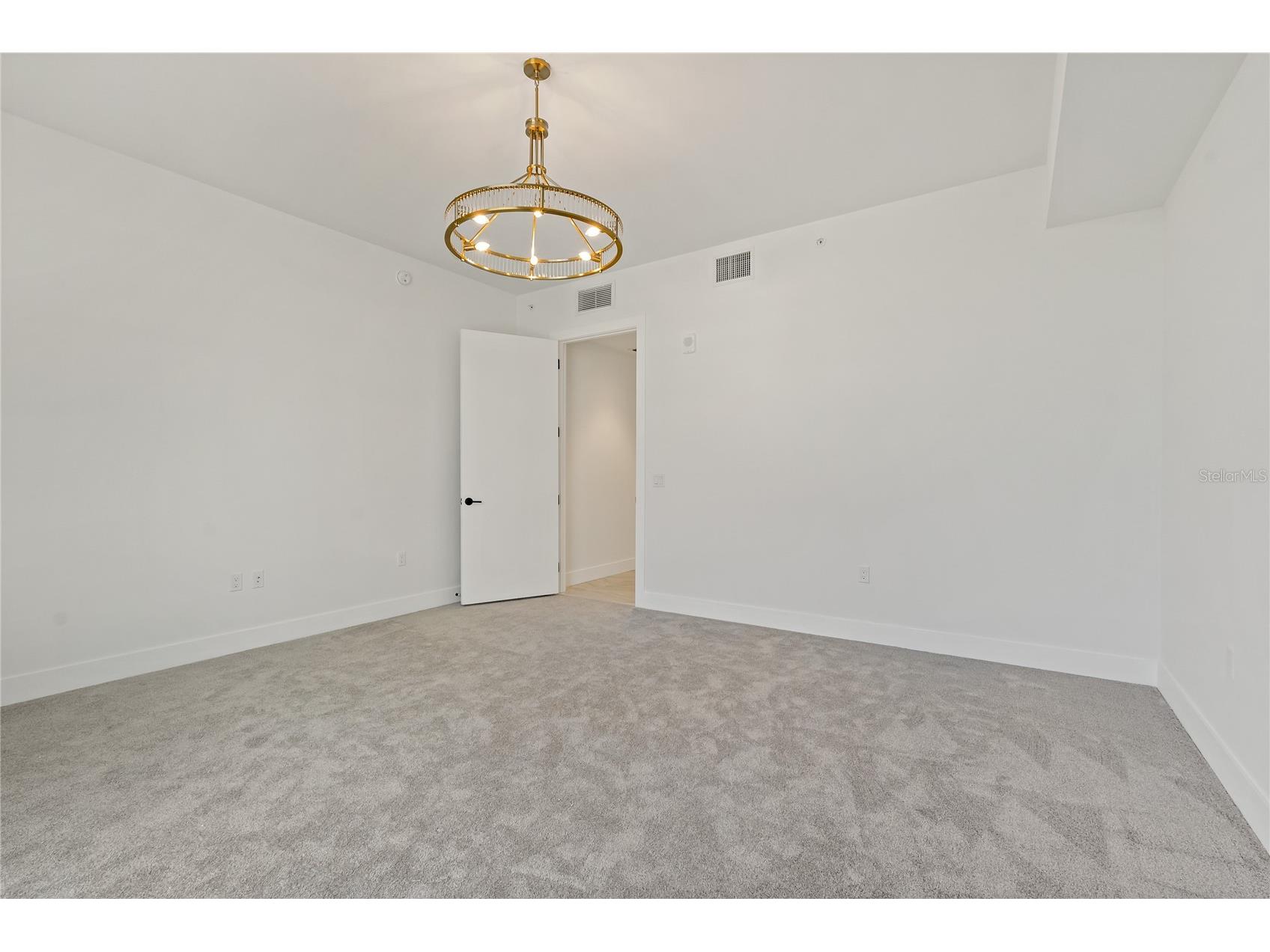 777 3rd Avenue N #803 Saint Petersburg FL 33701 TB8472527 image27