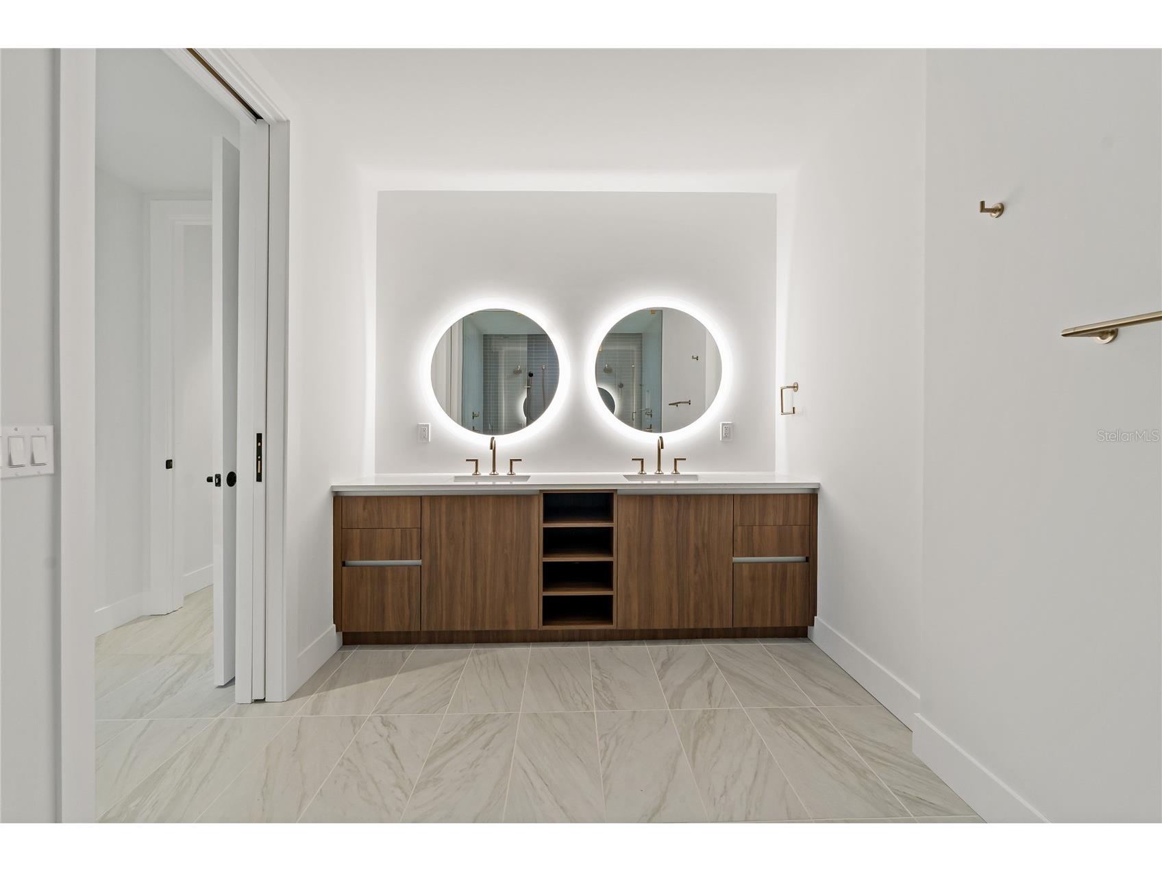 777 3rd Avenue N #803 Saint Petersburg FL 33701 TB8472527 image28