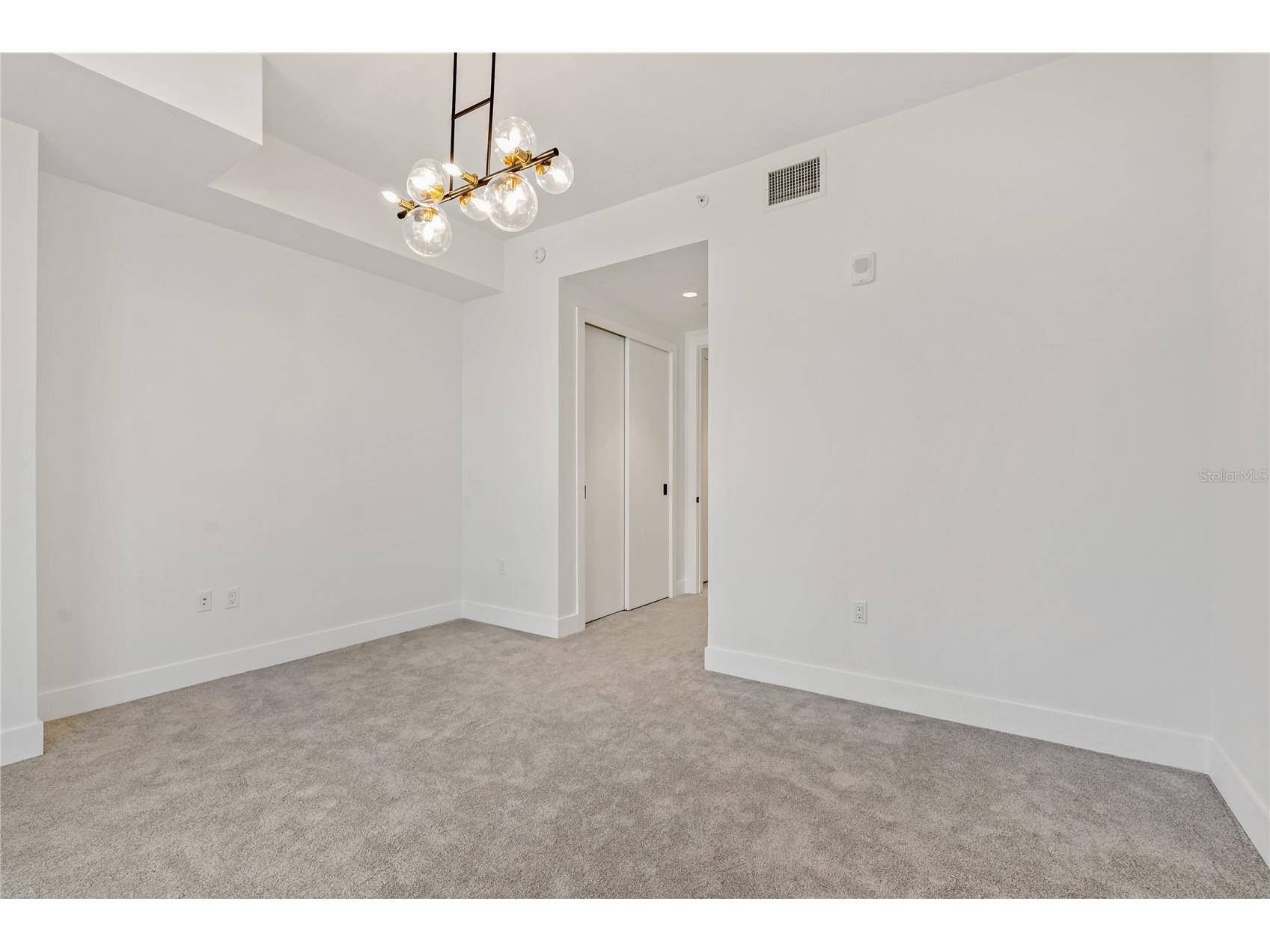 777 3rd Avenue N #803 Saint Petersburg FL 33701 TB8472527 image33