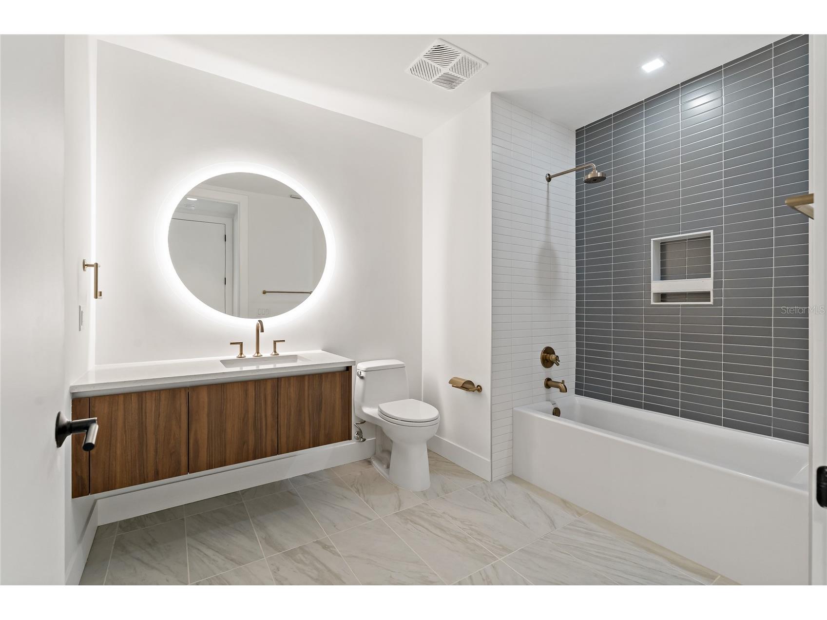 777 3rd Avenue N #803 Saint Petersburg FL 33701 TB8472527 image34