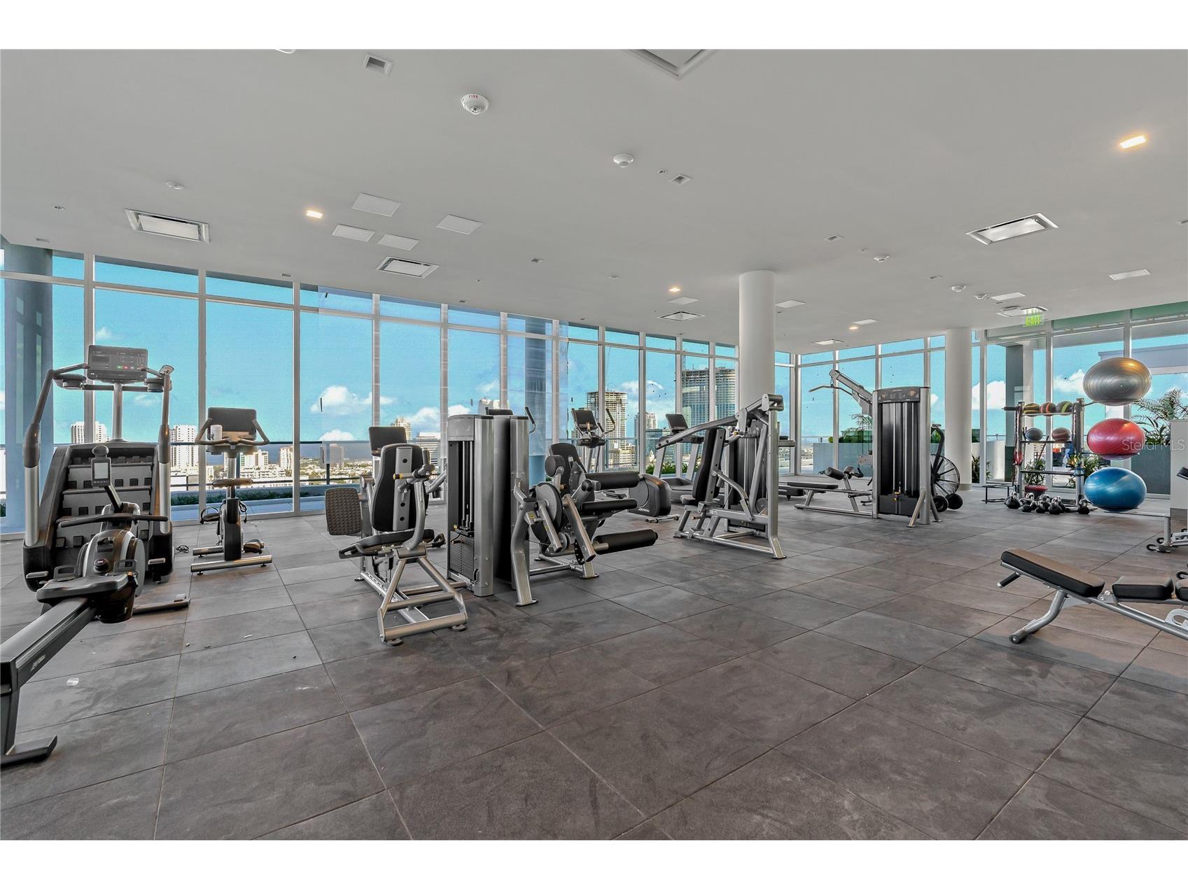 777 3rd Avenue N #803 Saint Petersburg FL 33701 TB8472527 image45