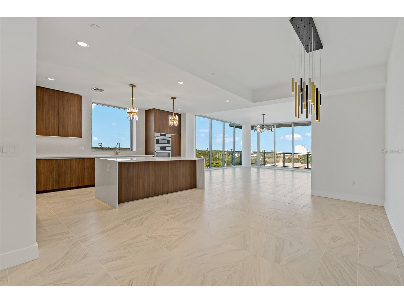 777 3rd Avenue N #803 Saint Petersburg FL 33701 TB8472527 image6