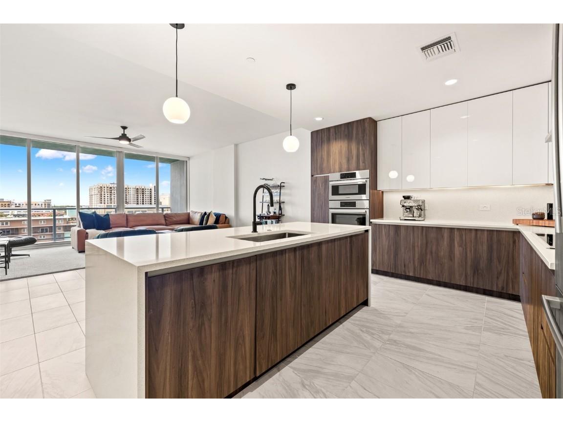 777 3rd Avenue N #806 Saint Petersburg FL 33701 TB8404616 image15