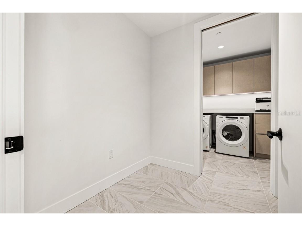 777 3rd Avenue N #806 Saint Petersburg FL 33701 TB8404616 image36