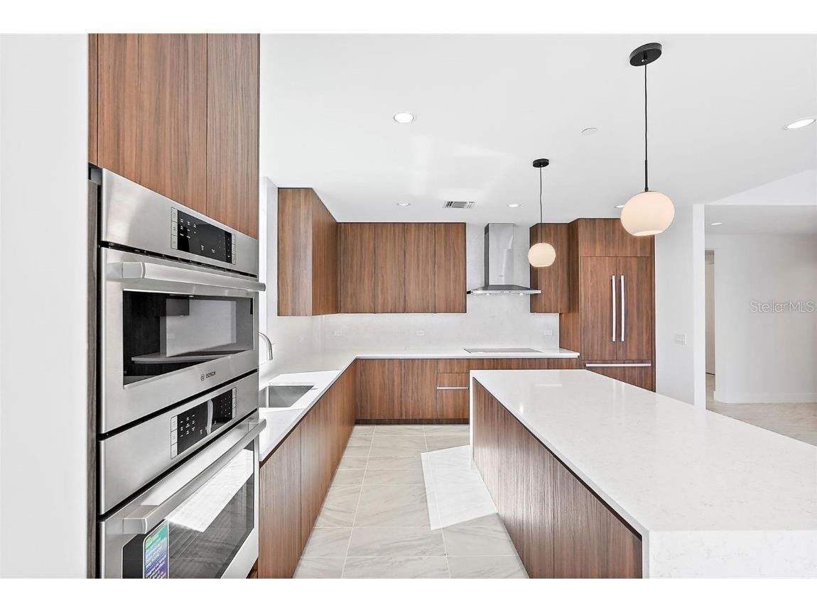 777 3rd Avenue N #905 Saint Petersburg FL 33701 TB8388358 image7