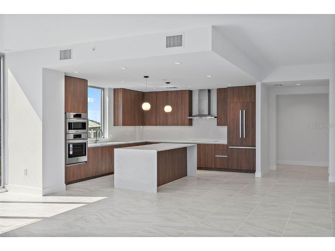 777 3rd Avenue N #905 Saint Petersburg FL 33701 TB8388358 image8