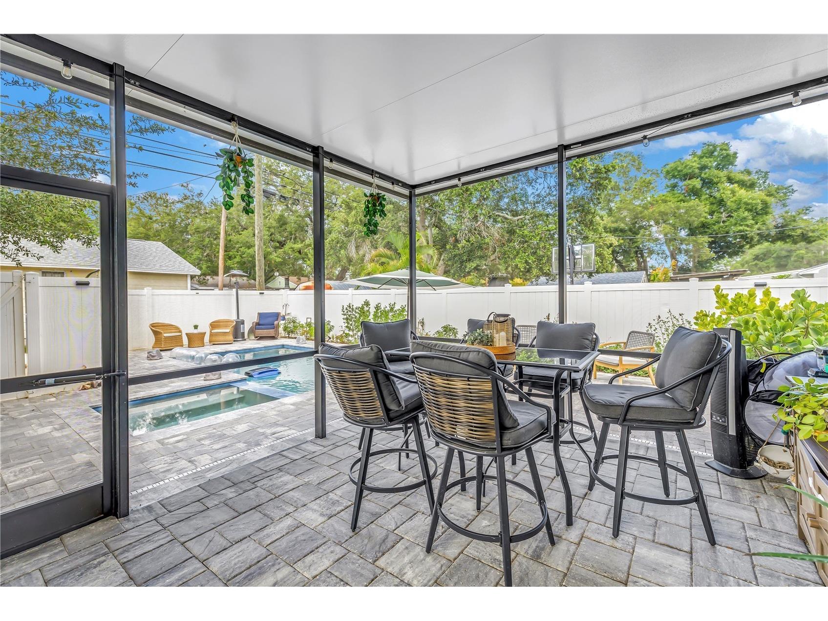 777 52nd Avenue N Saint Petersburg FL 33703 TB8526791 image39