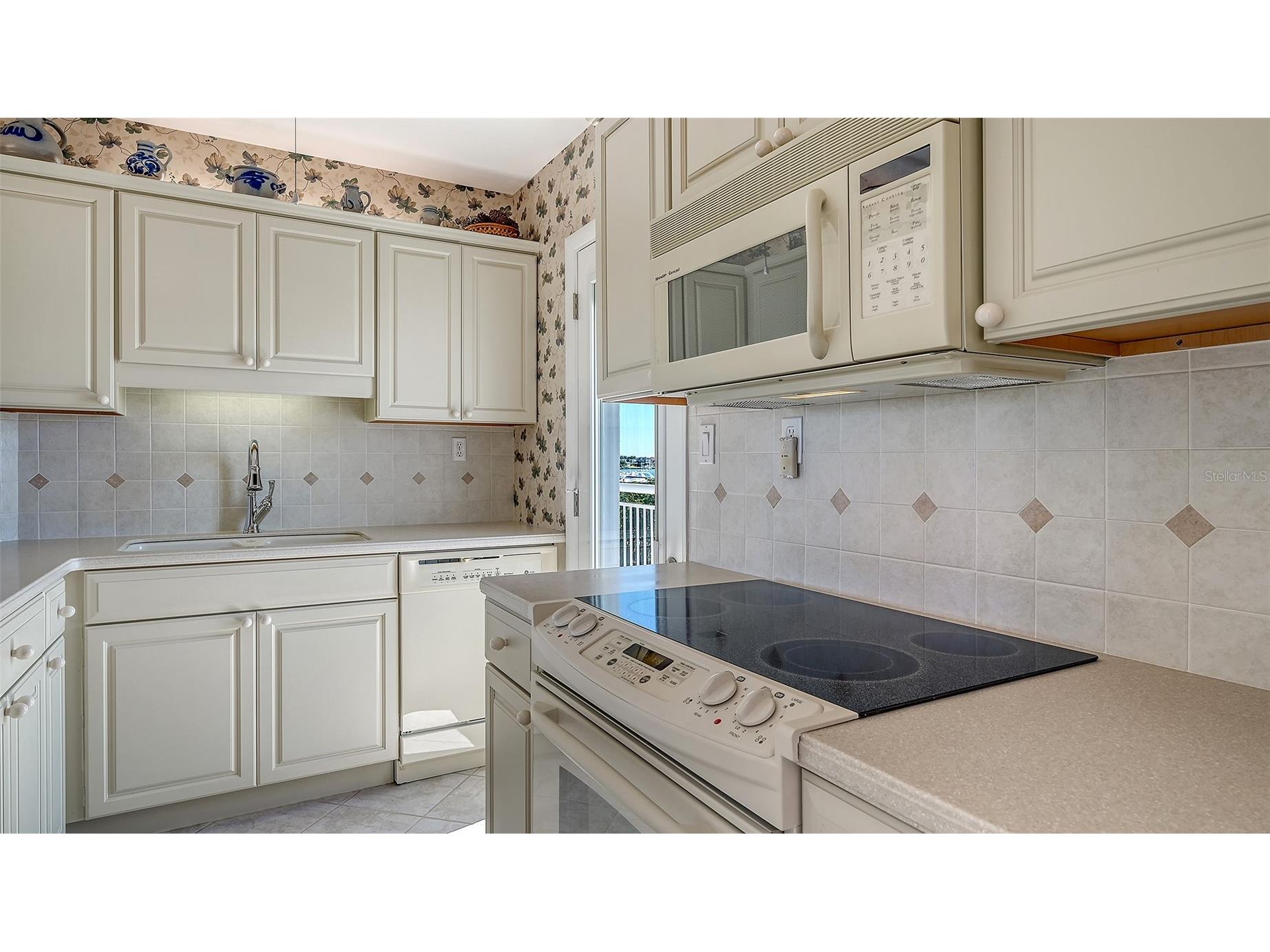 777 John Ringling Boulevard #32 Sarasota FL 34236 A4679487 image19