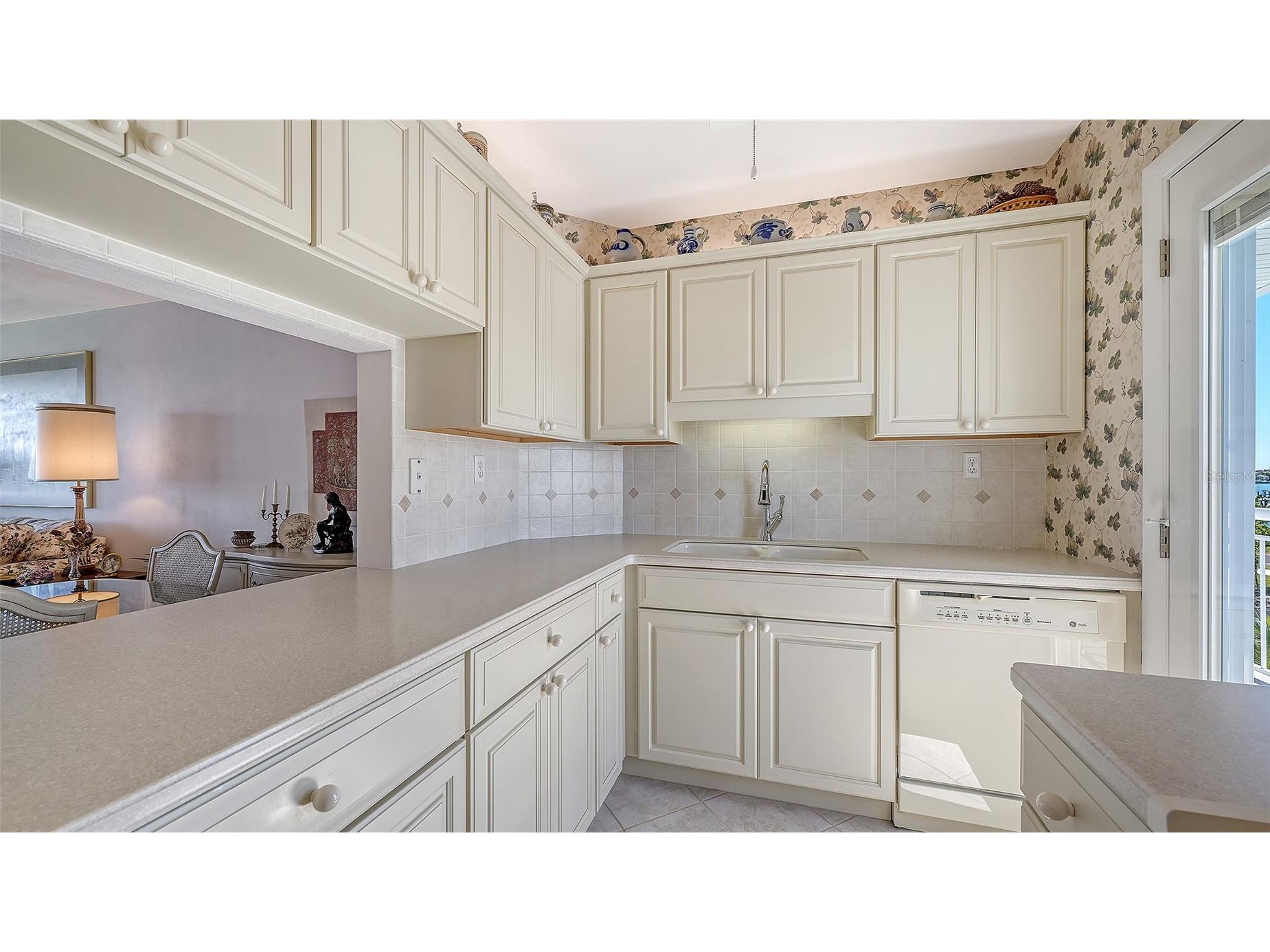 777 John Ringling Boulevard #32 Sarasota FL 34236 A4679487 image20