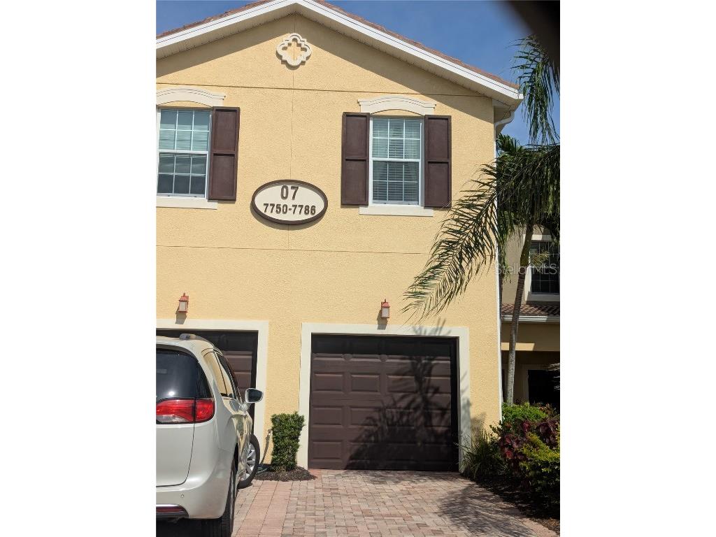 7770 Moonstone Drive #7-104 Sarasota FL 34233 A4662555 image1