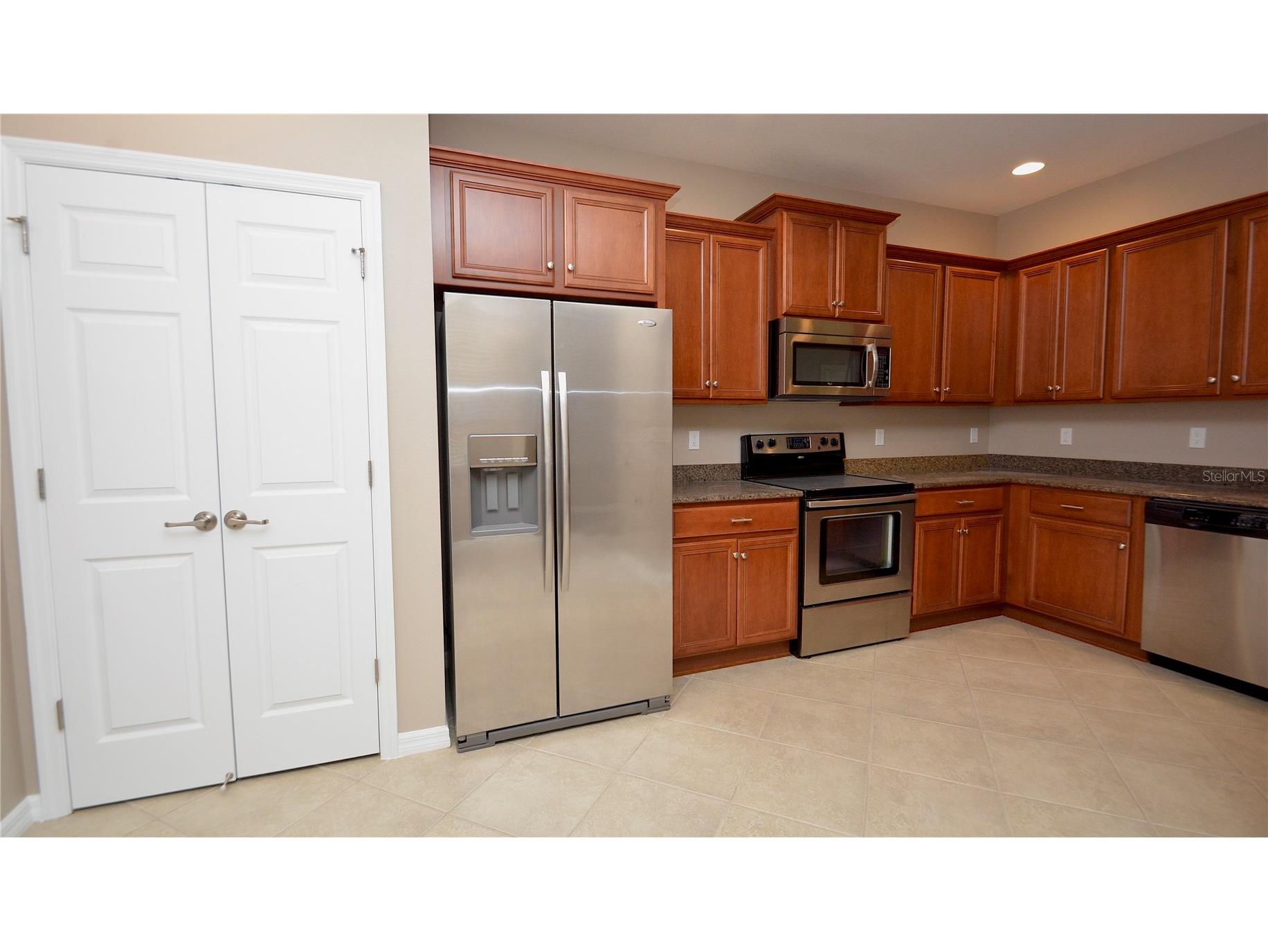 7770 Moonstone Drive #7-104 Sarasota FL 34233 A4688090 image3