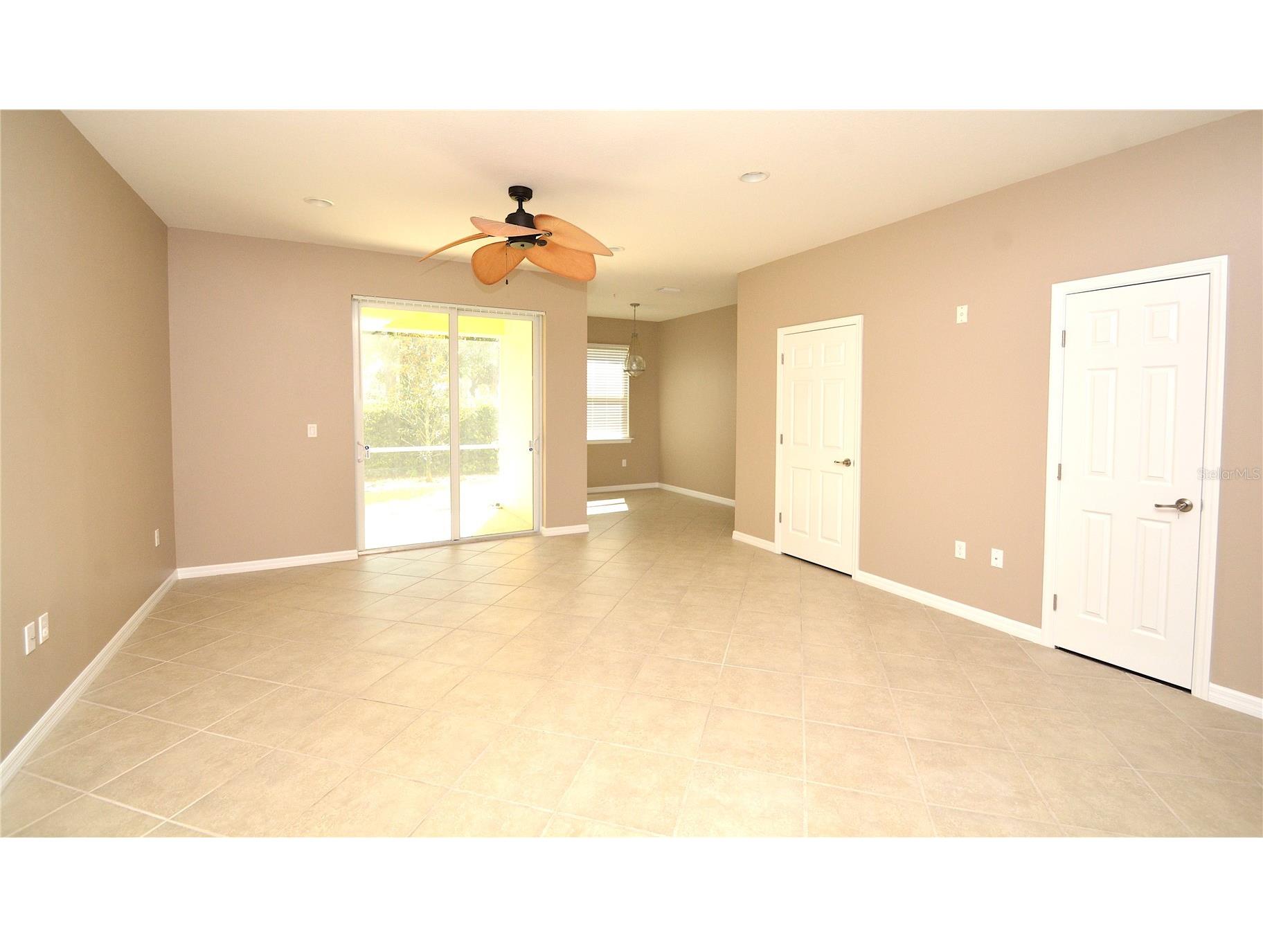 7770 Moonstone Drive #7-104 Sarasota FL 34233 A4688090 image6