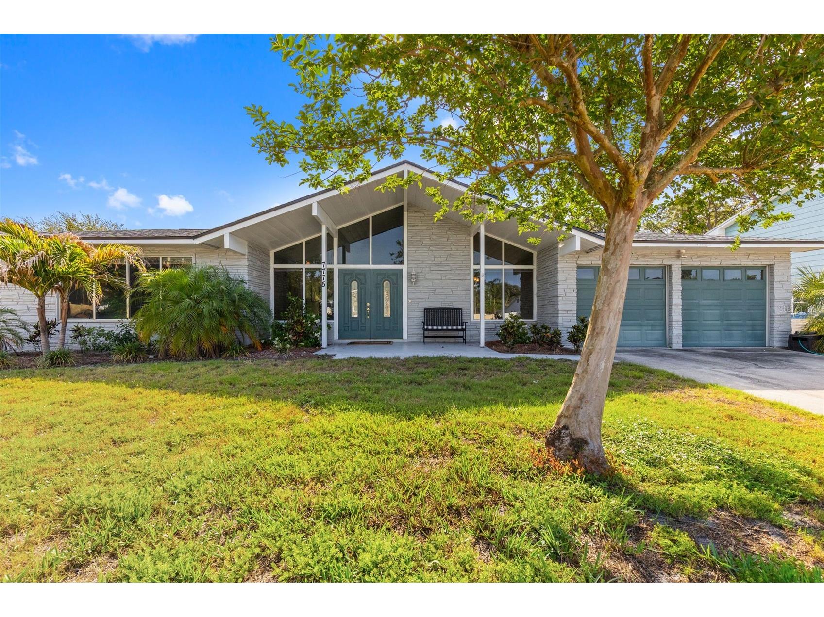 7775 132nd Way Seminole FL 33776 TB8504788 image1