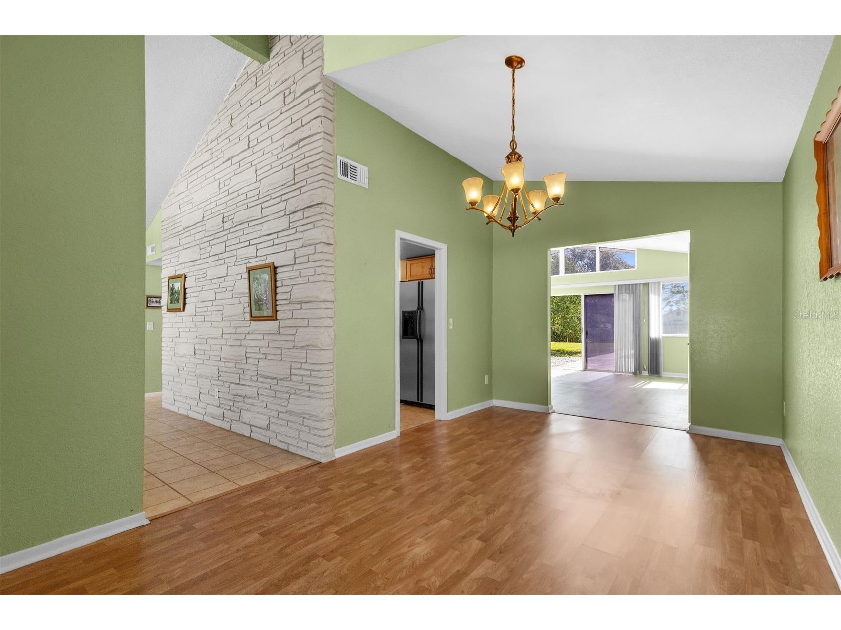 7775 132nd Way Seminole FL 33776 TB8504788 image16