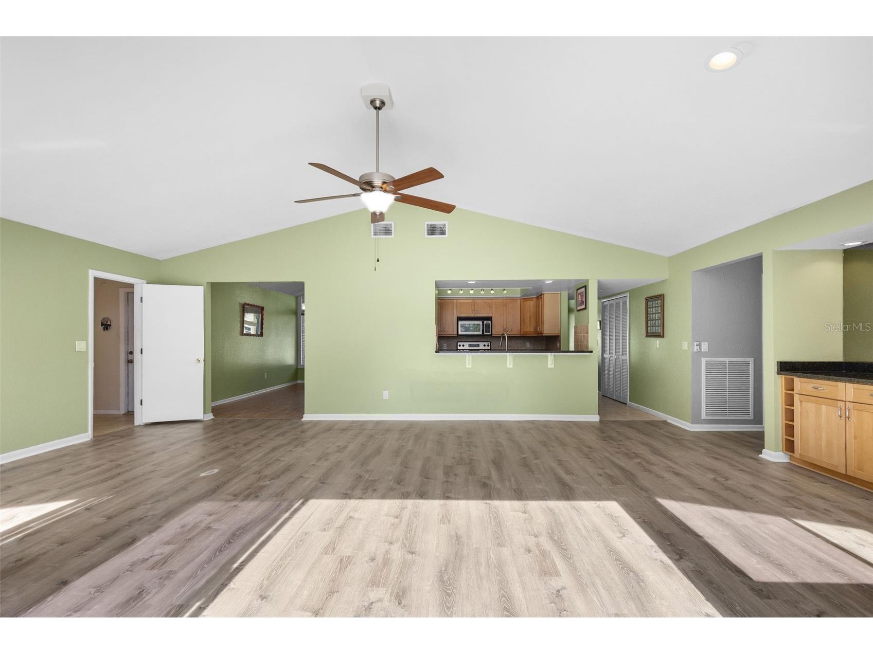 7775 132nd Way Seminole FL 33776 TB8504788 image23