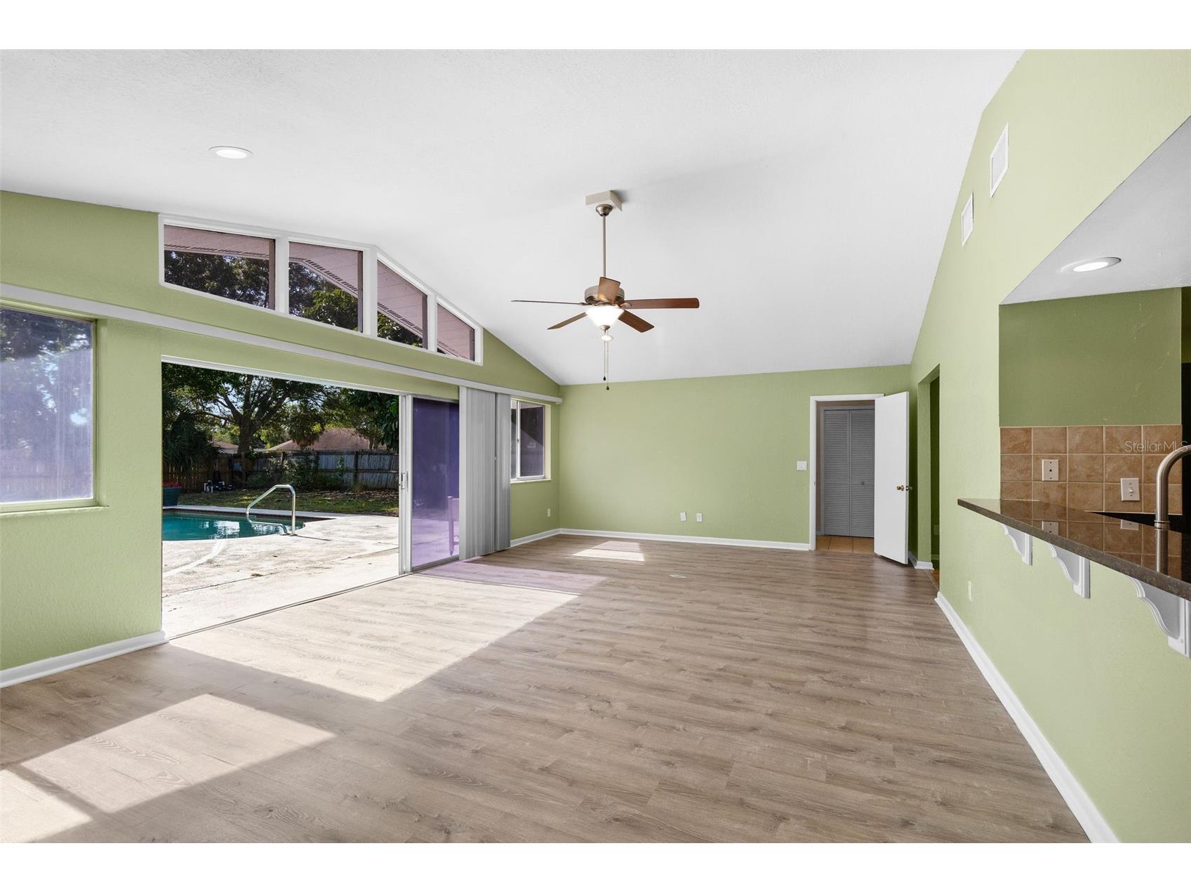 7775 132nd Way Seminole FL 33776 TB8504788 image24