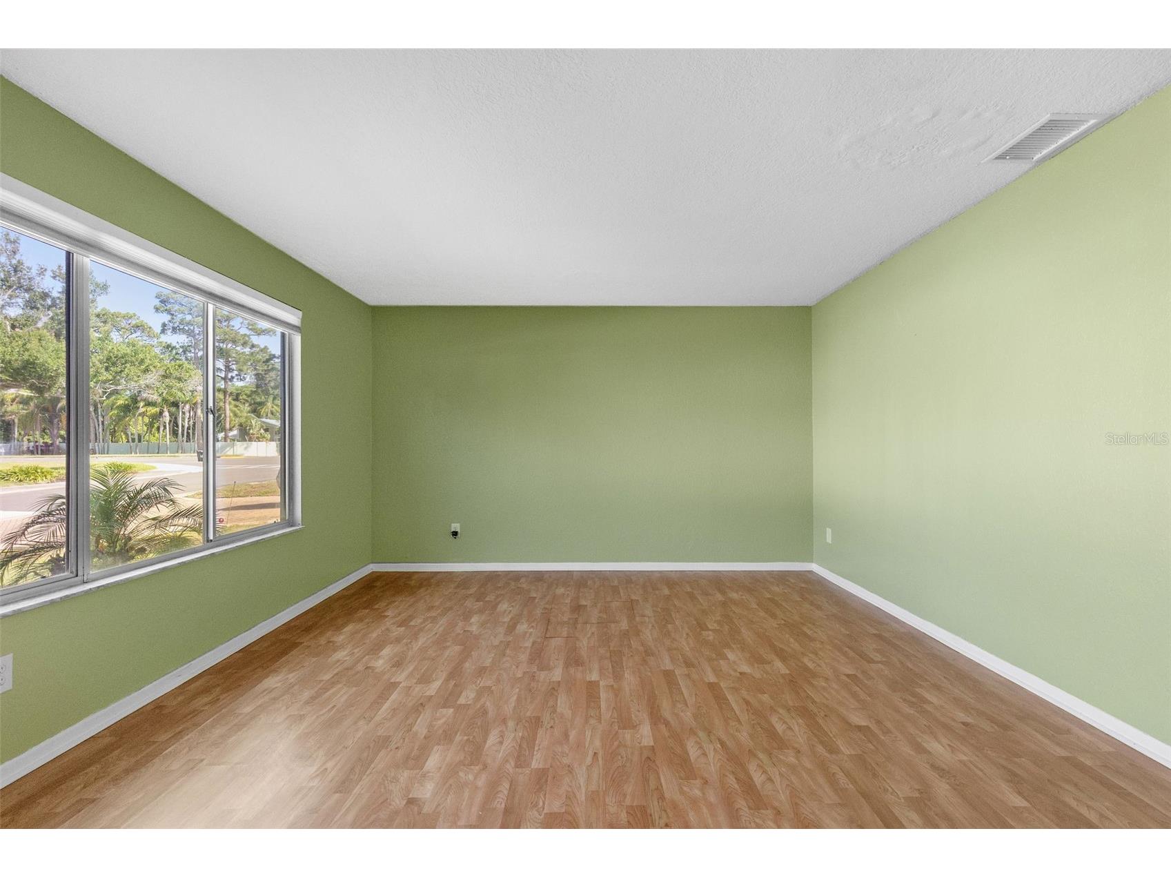 7775 132nd Way Seminole FL 33776 TB8504788 image9