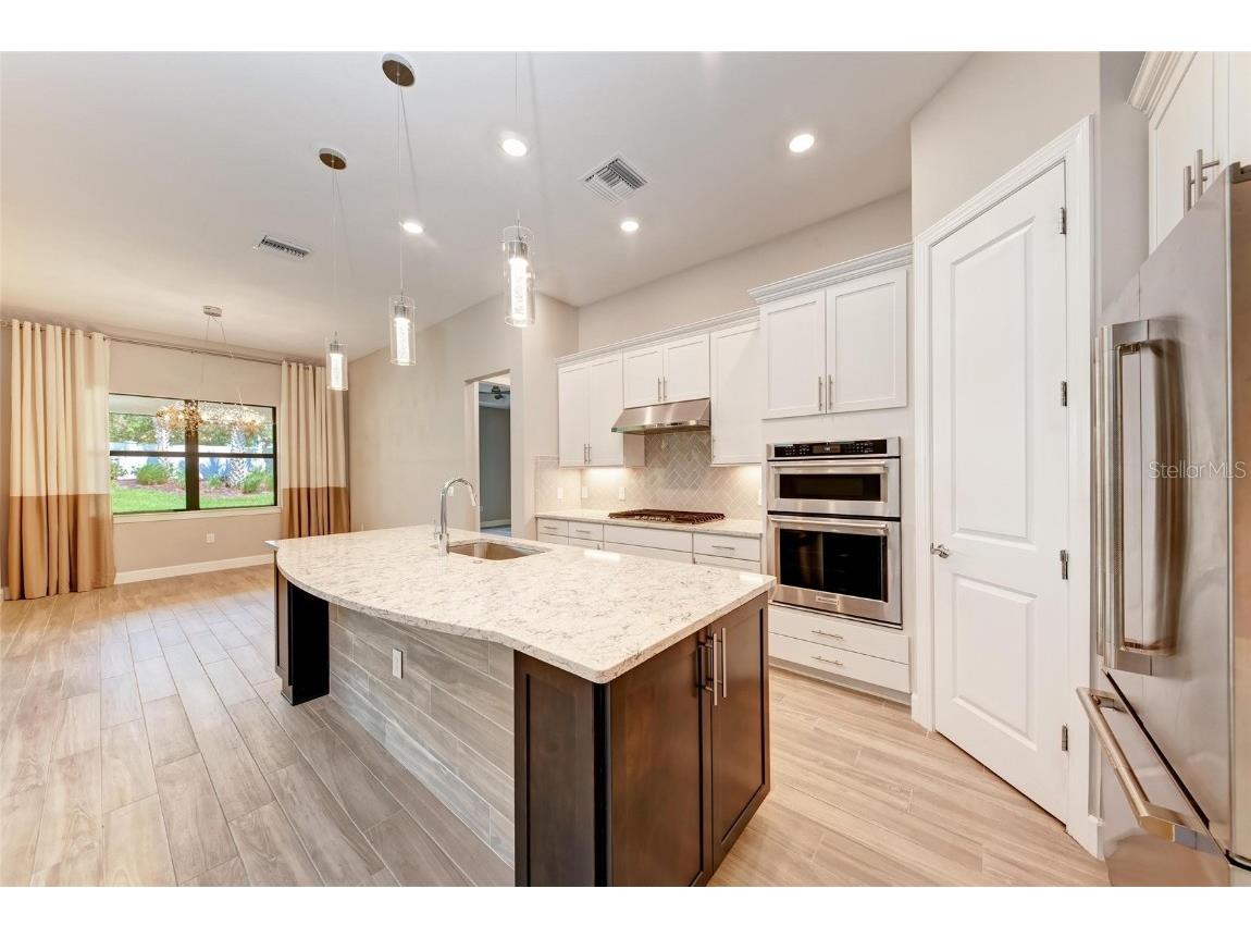 7781 Grande Shores Drive Sarasota FL 34240 A4656852 image9