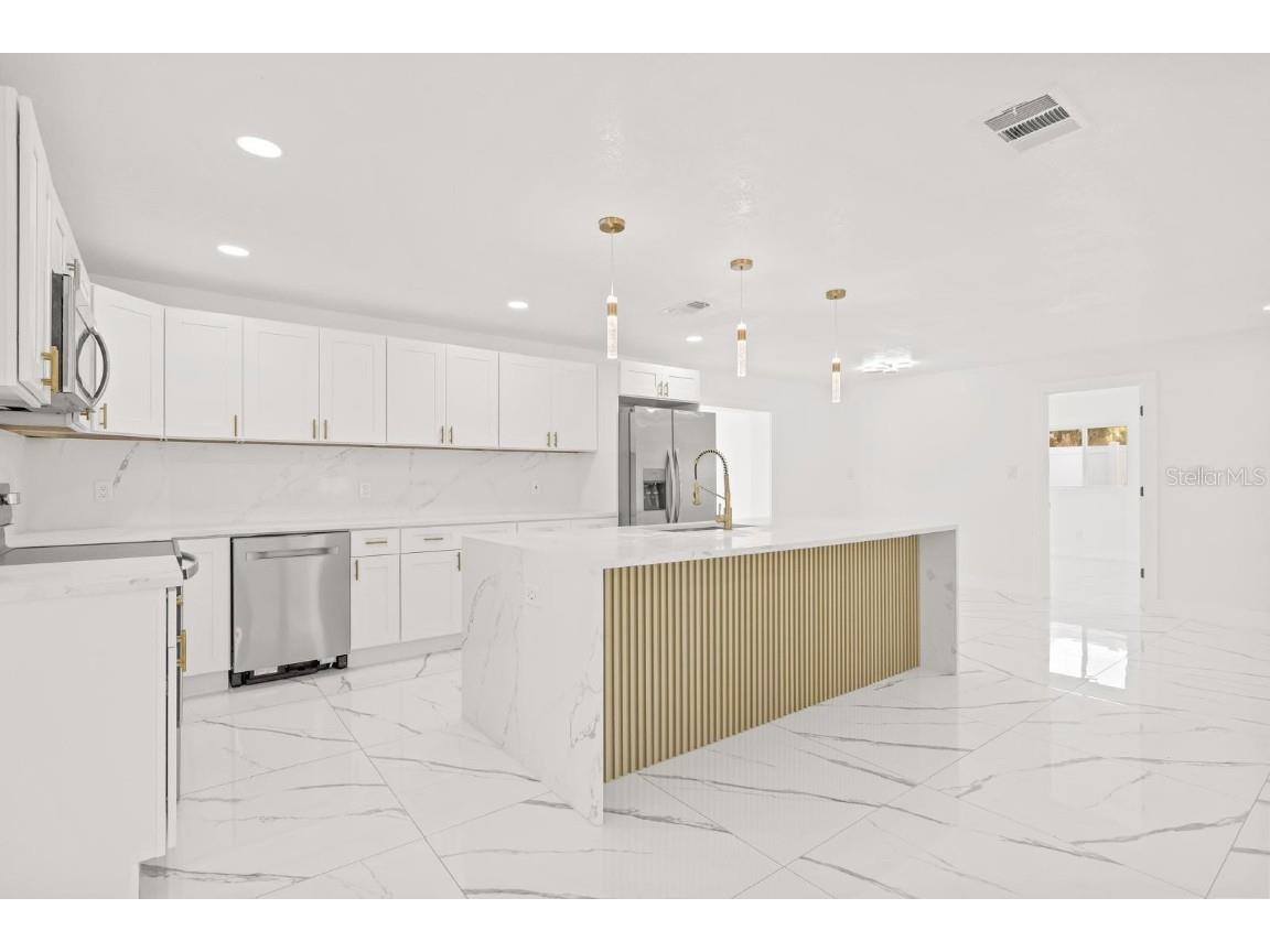 7784 22nd Avenue N Saint Petersburg FL 33710 TB8441146 image7