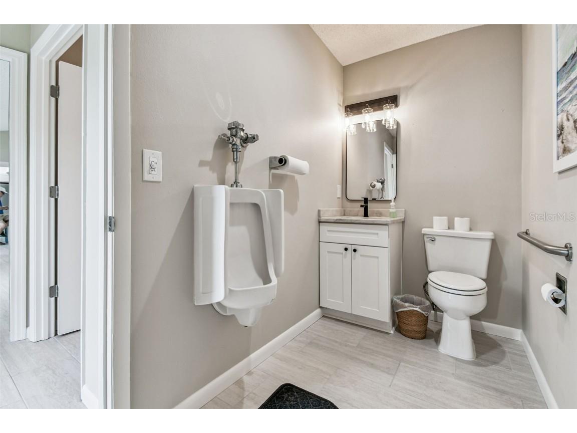 7788 Eagle Creek Drive Sarasota FL 34243 A4670285 image40