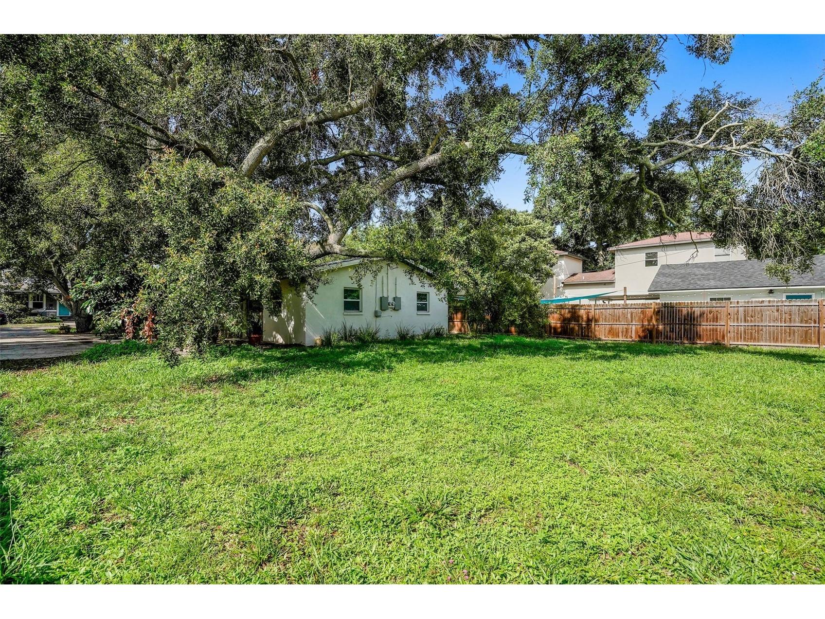 779 12th Ave N Saint Petersburg FL 33704 TB8493070 image18