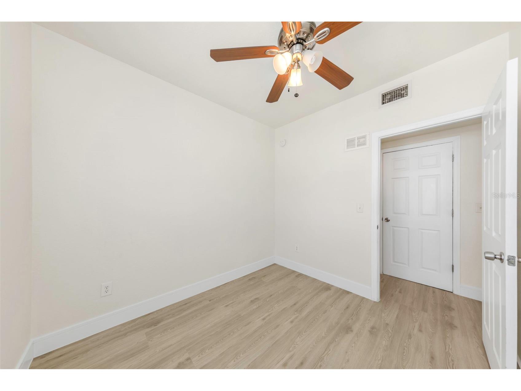 779 4th Avenue N #1 Saint Petersburg FL 33701 TB8519311 image20