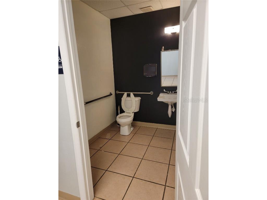 779 Commerce Drive #11 Venice FL 34292 A4659089 image7