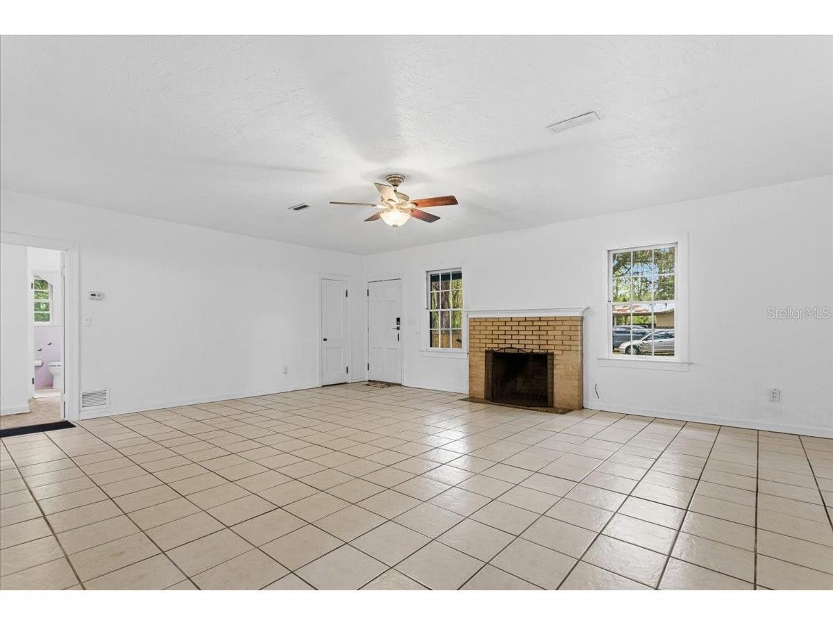 779 NW 37th Street Gainesville FL 32607 GC538962 image11