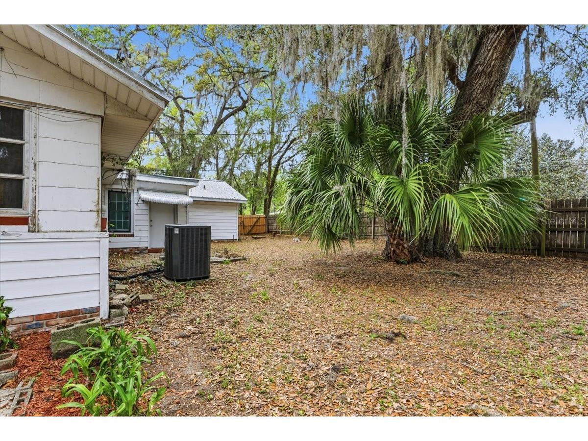 779 NW 37th Street Gainesville FL 32607 GC538962 image32