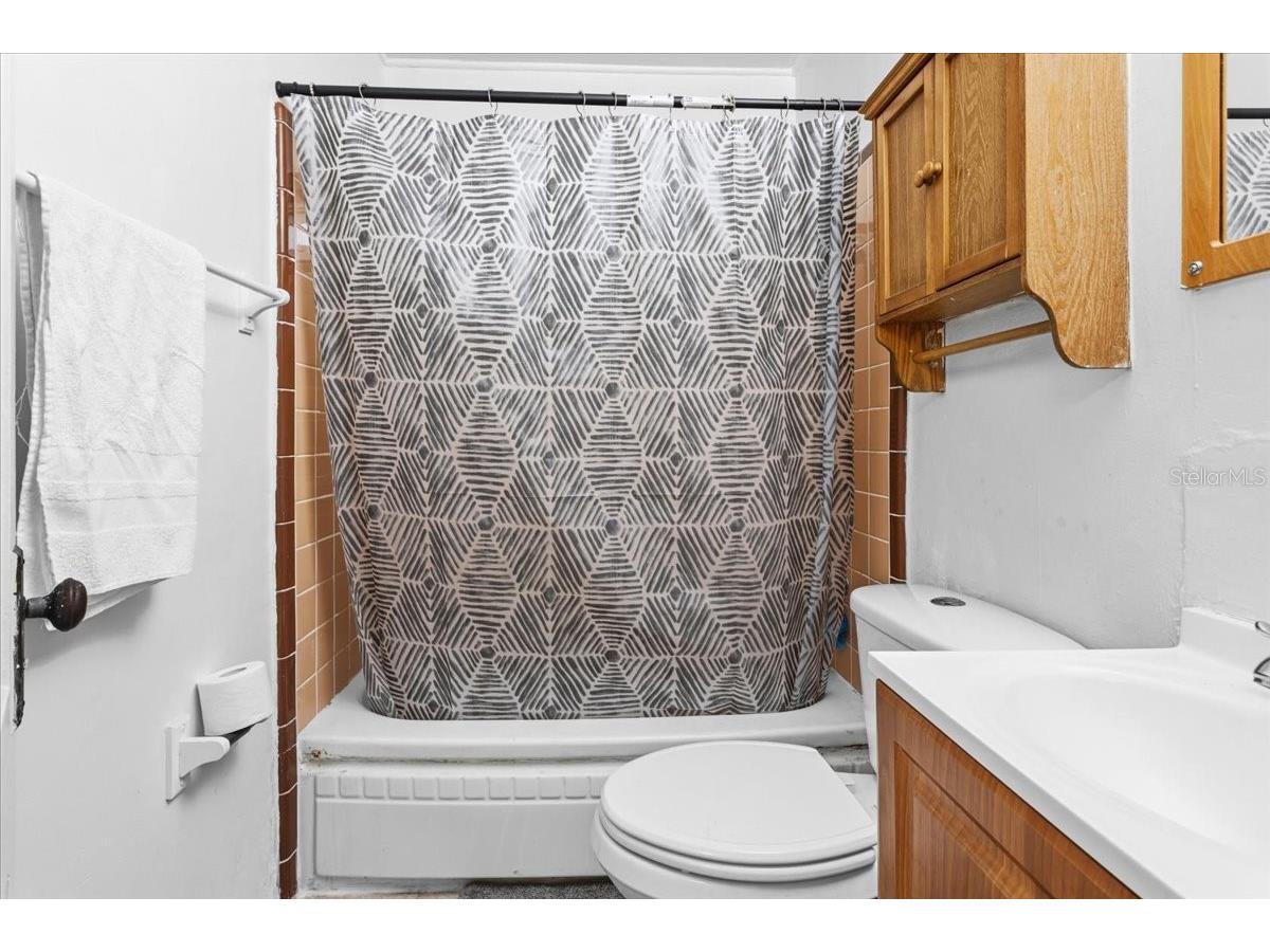 779 NW 37th Street Gainesville FL 32607 GC538962 image37