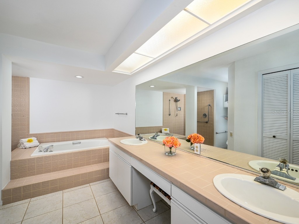 7790 Fairway Woods Drive #1201 Sarasota FL 34238 A4672965 image23